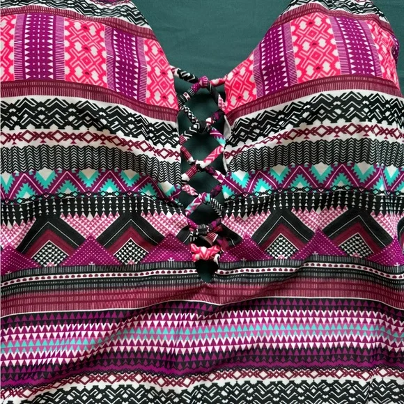 White and Pink Geometric Pattern 1 Piece Swimsuit Ladies size 14 - Picture 2 of 8